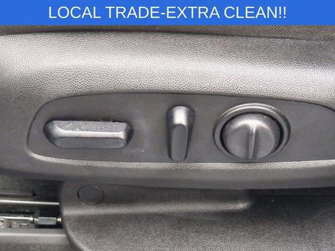 Used 2021 Chevrolet Traverse LT image 23