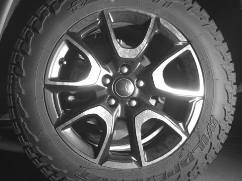 Used 2025 Jeep Compass Trailhawk image 14