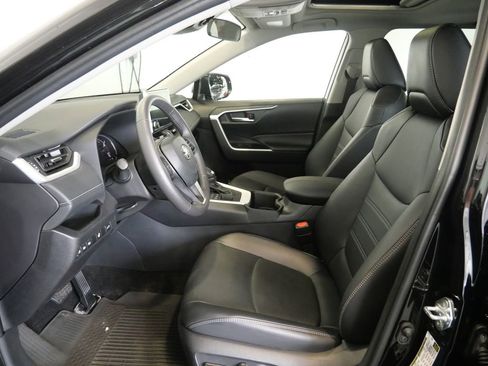 Used 2025 Toyota RAV4 XLE Premium w/ Weather Package AWD/4WD image 15