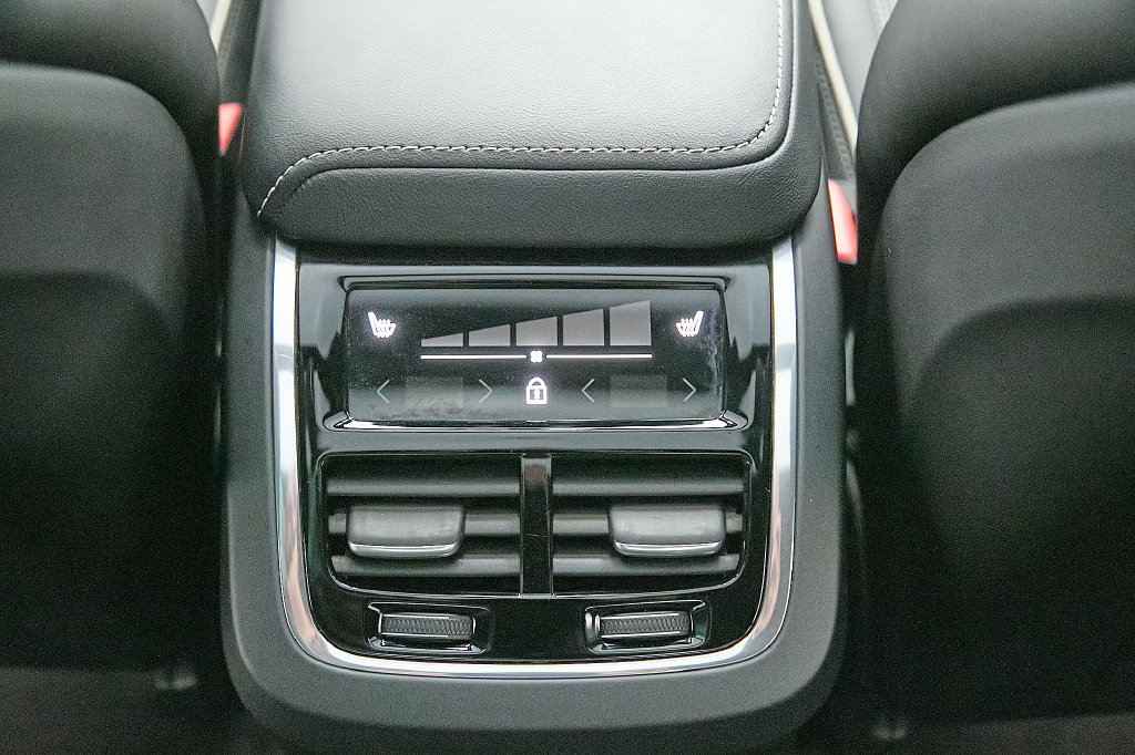 Certified 2025 Volvo S60 B5 Ultra AWD/4WD image 25