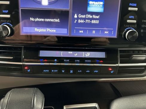 Used 2023 Toyota Sienna XLE image 21