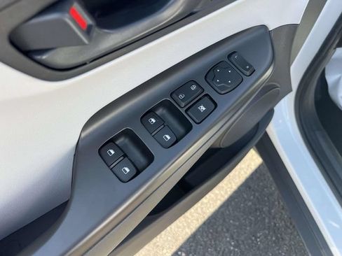 Certified 2023 Hyundai Kona SE AWD/4WD image 17