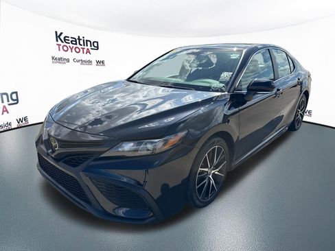 Certified 2024 Toyota Camry SE image 3
