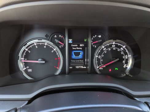 Used 2024 Toyota 4Runner Limited AWD/4WD image 21