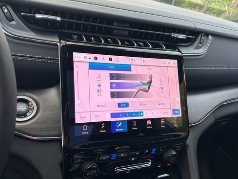 New 2025 Jeep Grand Cherokee L Overland w/ Rear Seat Video Group I image 21