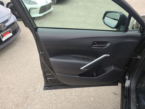 Certified 2022 Toyota Corolla Cross LE image 14