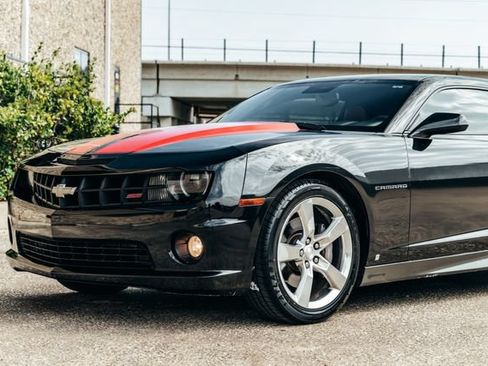 Used 2010 Chevrolet Camaro SS w/ LPO, Ground Effects Package RWD image 56