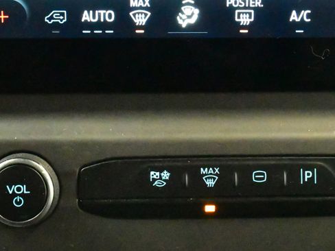 Used 2023 Ford Transit 350 XLT image 54