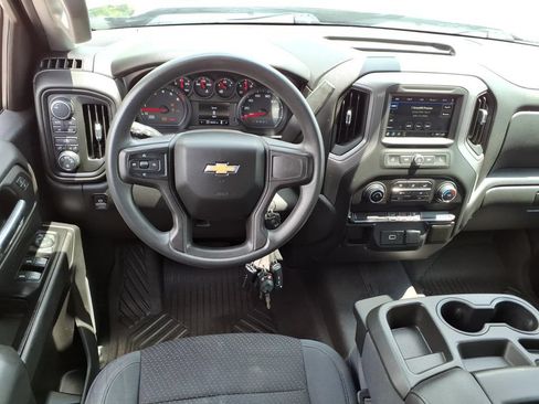 Used 2019 Chevrolet Silverado 1500 Custom w/ Custom Value Package AWD/4WD image 20