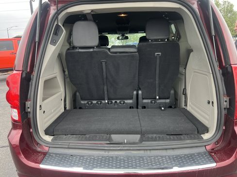 Used 2019 Dodge Grand Caravan SXT FWD image 22