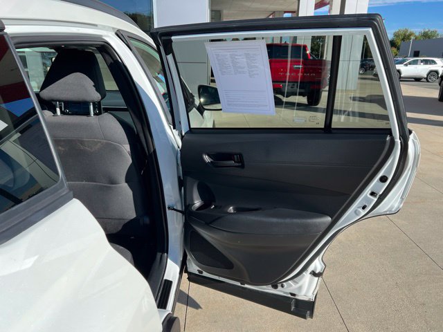 Used 2022 Toyota Corolla Cross LE AWD/4WD image 31