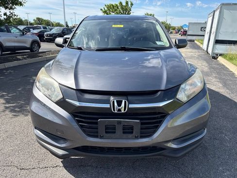 Used 2017 Honda HR-V LX image 2