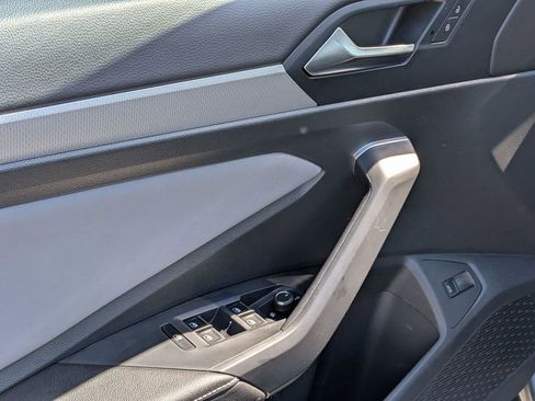 Used 2025 Volkswagen Jetta SE image 14