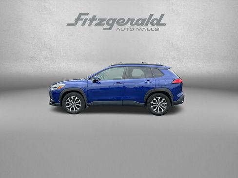 Used 2023 Toyota Corolla Cross AWD Hybrid w/ Moonroof Package image 5