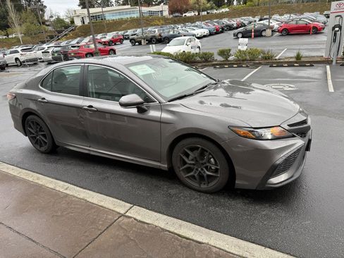 Used 2023 Toyota Camry SE w/ Cold Weather Package image 6