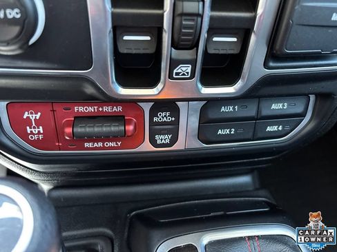 Used 2022 Jeep Wrangler Unlimited Rubicon w/ LED Lighting Group AWD/4WD image 5