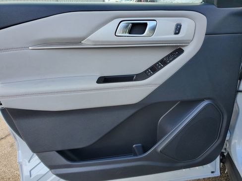 New 2026 Ford Explorer Active w/ Active Comfort Package image 24