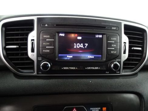 Used 2018 Kia Sportage LX AWD/4WD image 11