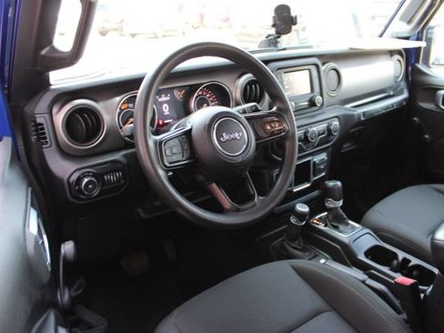 Used 2020 Jeep Wrangler Sport AWD/4WD image 13