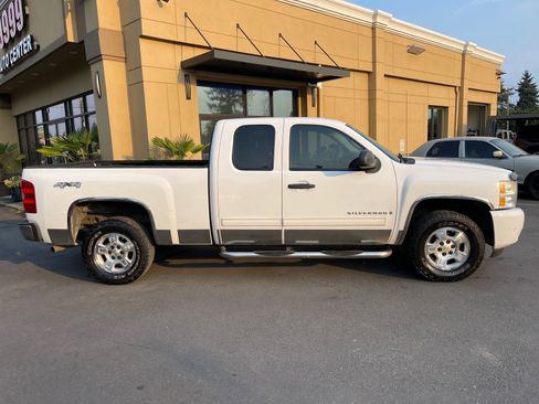 Used 2009 Chevrolet Silverado 1500 LT w/ Power Pack Plus image 4