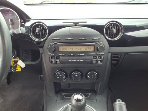 Used 2006 MAZDA MX-5 Miata RWD image 9