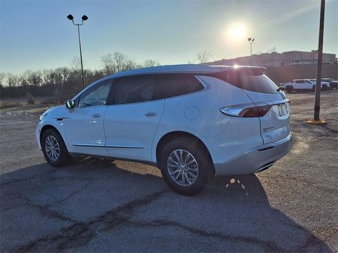 Used 2024 Buick Enclave Premium image 27