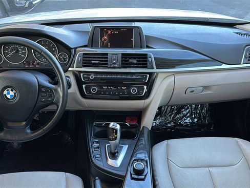 Used 2017 BMW 320i Sedan image 9