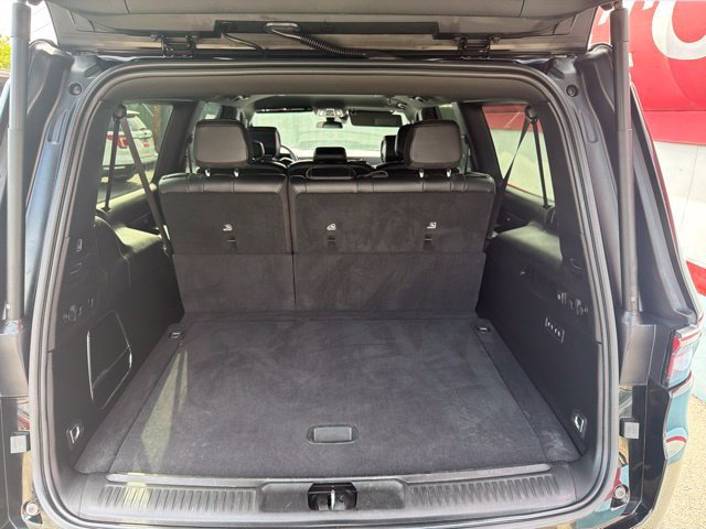 Used 2024 Jeep Wagoneer L Series II RWD image 9