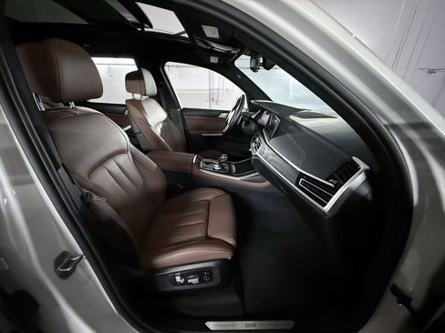 Used 2021 BMW X7 xDrive40i w/ Premium Package 2 image 31