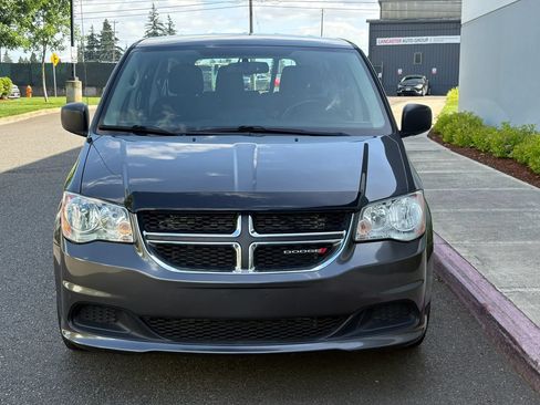 Used 2016 Dodge Grand Caravan American Value Package w/ UConnect Hands-Free Group FWD image 8