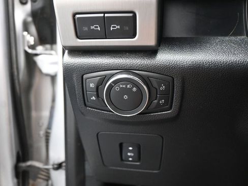 Used 2015 Ford F150 Platinum image 12