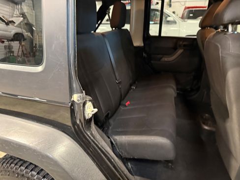 Used 2017 Jeep Wrangler Unlimited Sport AWD/4WD image 24