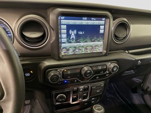 Used 2023 Jeep Wrangler Unlimited AWD/4WD image 26