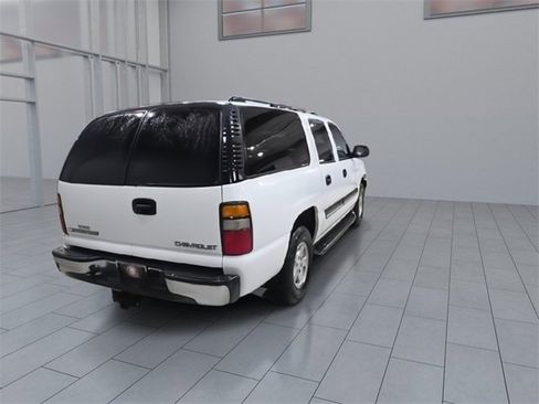 Used 2004 Chevrolet Suburban LS image 8