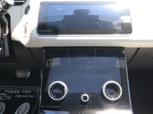 Used 2019 Land Rover Range Rover Velar R-Dynamic SE AWD/4WD image 12