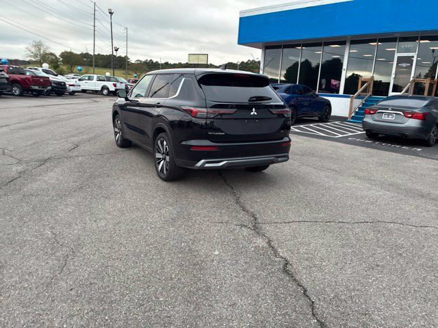 Used 2025 Mitsubishi Outlander SE FWD image 22