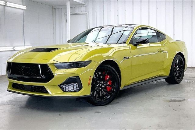 Used 2025 Ford Mustang GT Premium RWD image 2