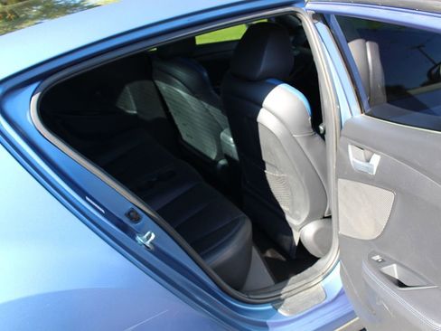 Used 2016 Hyundai Veloster Rally Edition image 13