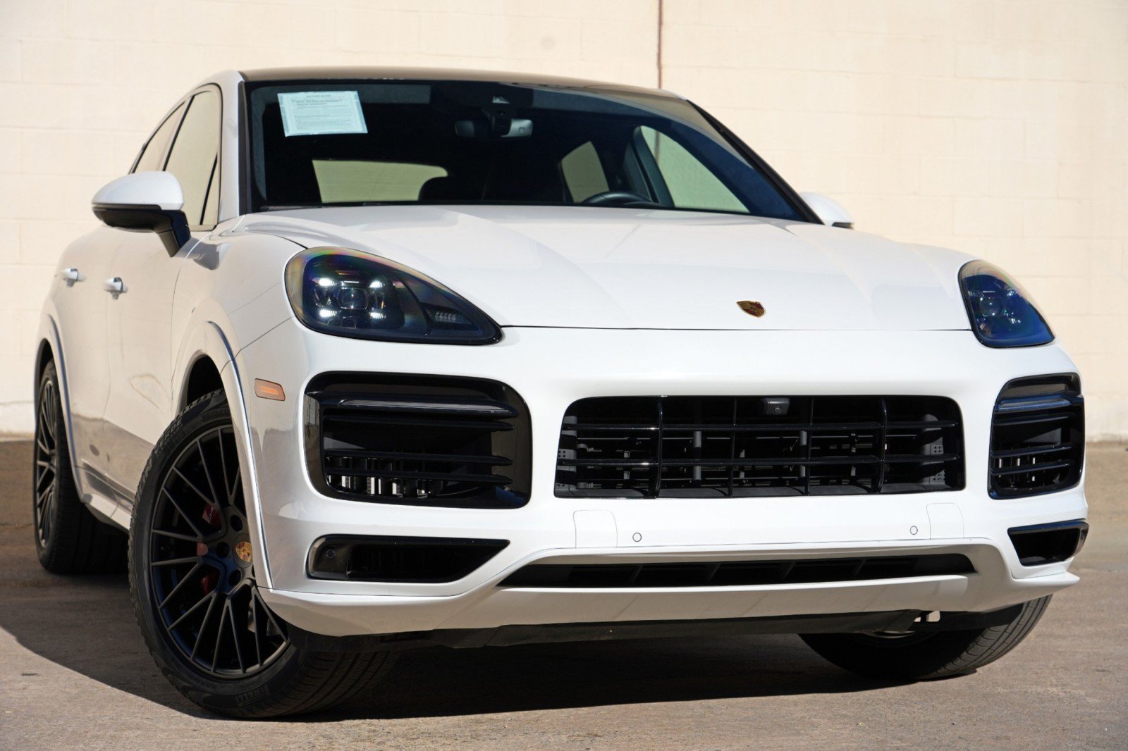 Used 2022 Porsche Cayenne GTS w/ Towing Package w/o Tow Ball AWD/4WD image 4