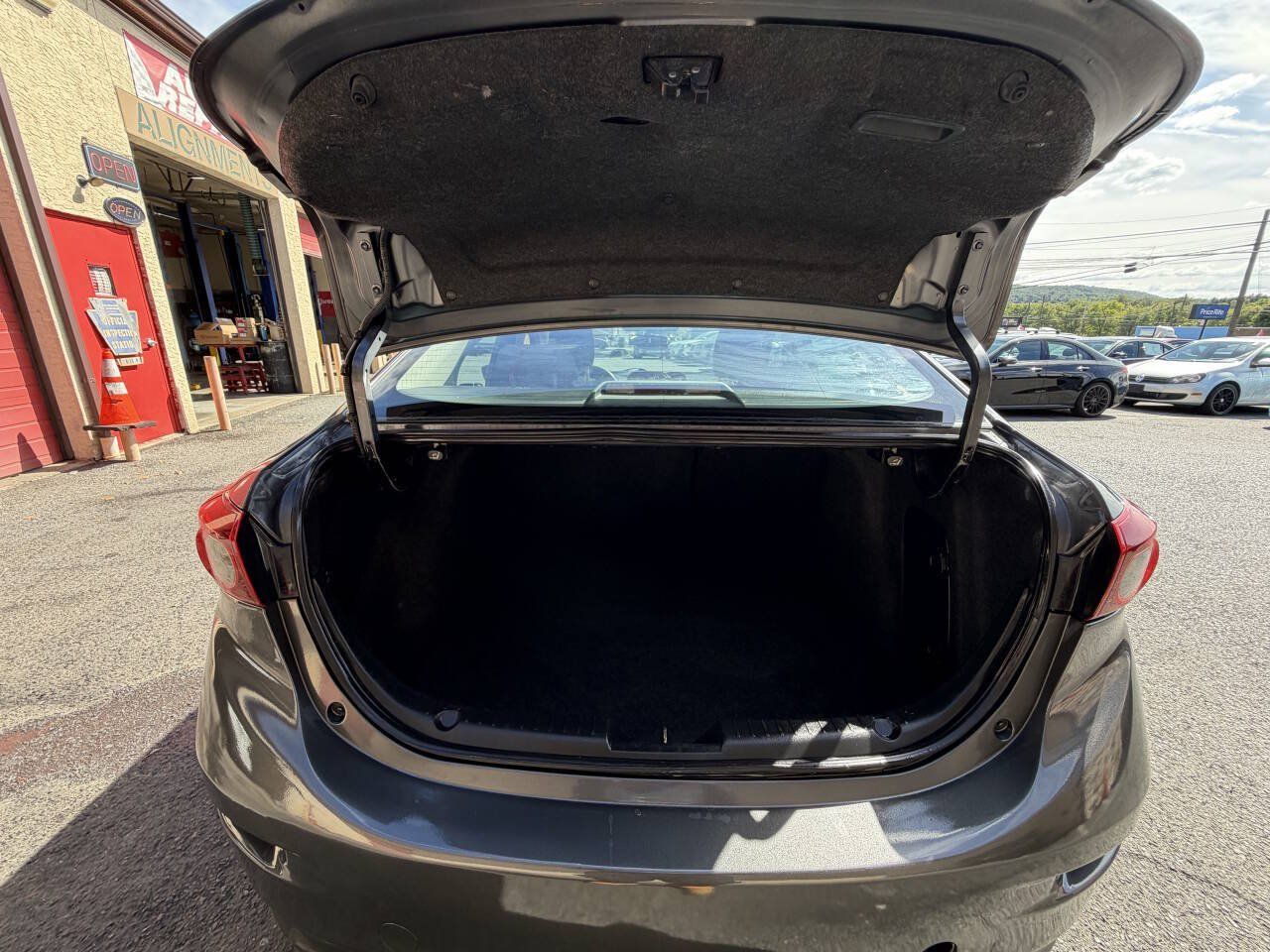 Used 2014 MAZDA MAZDA3 i Sport FWD image 23