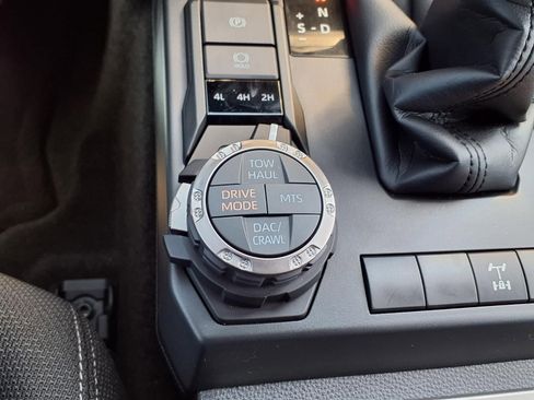 Certified 2025 Toyota 4Runner TRD Off-Road image 13