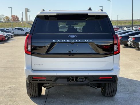 New 2025 Ford Expedition Active image 36