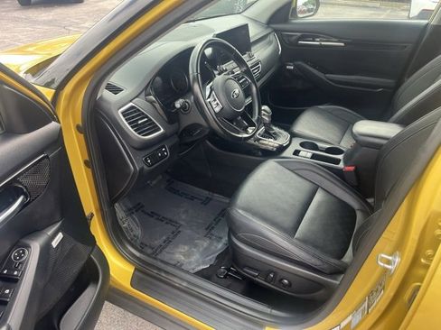 Used 2021 Kia Seltos SX w/ SX Sunroof Package image 13
