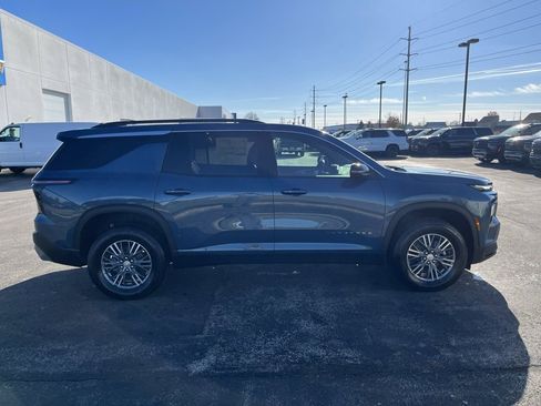 New 2026 Chevrolet Traverse LT image 8