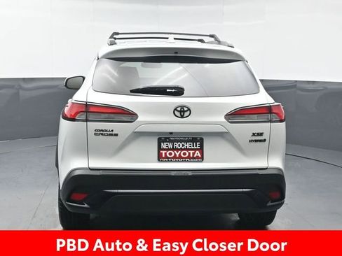 Used 2023 Toyota Corolla Cross AWD Hybrid w/ Convenience Package image 4