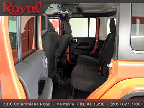 Used 2019 Jeep Wrangler Unlimited Sahara image 15