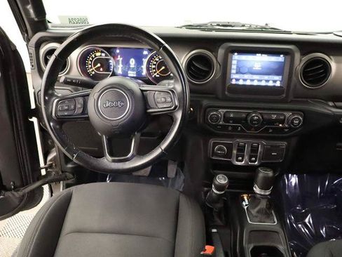 Used 2020 Jeep Wrangler Sport AWD/4WD image 5
