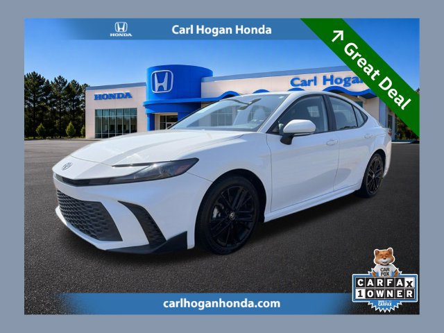 Used 2025 Toyota Camry SE FWD image 1