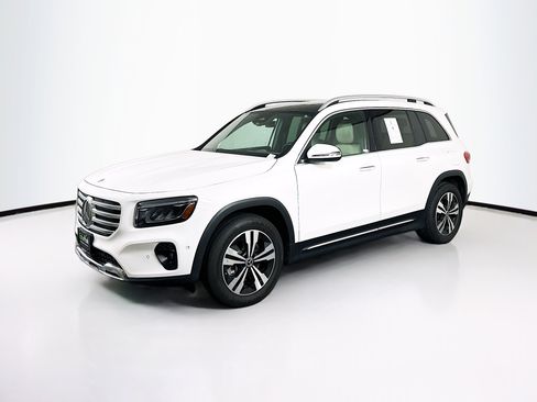 Used 2025 Mercedes-Benz GLB 250 image 3