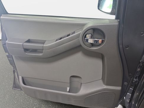 Used 2010 Nissan Xterra S AWD/4WD image 22